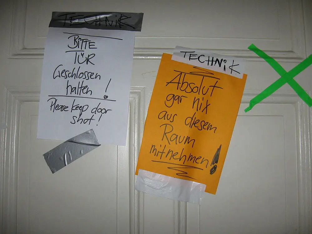 Fotos der Darsteller und Szenen vom Set