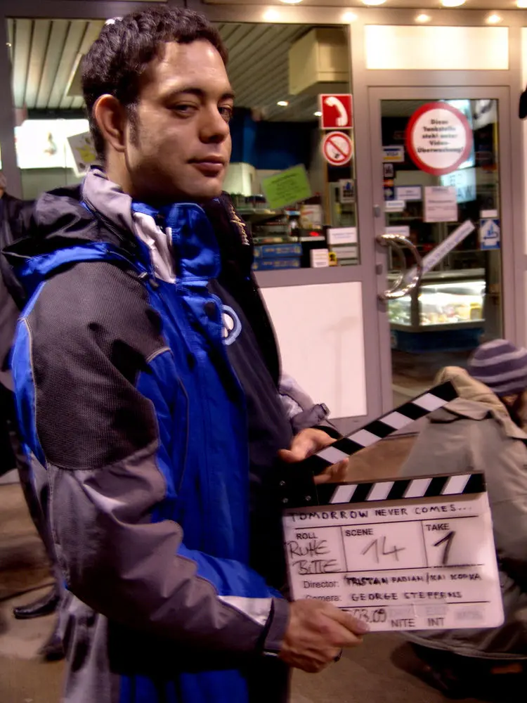 Fotos der Darsteller und Szenen vom Set